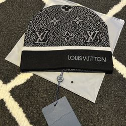 Men’s black and white LV beanie