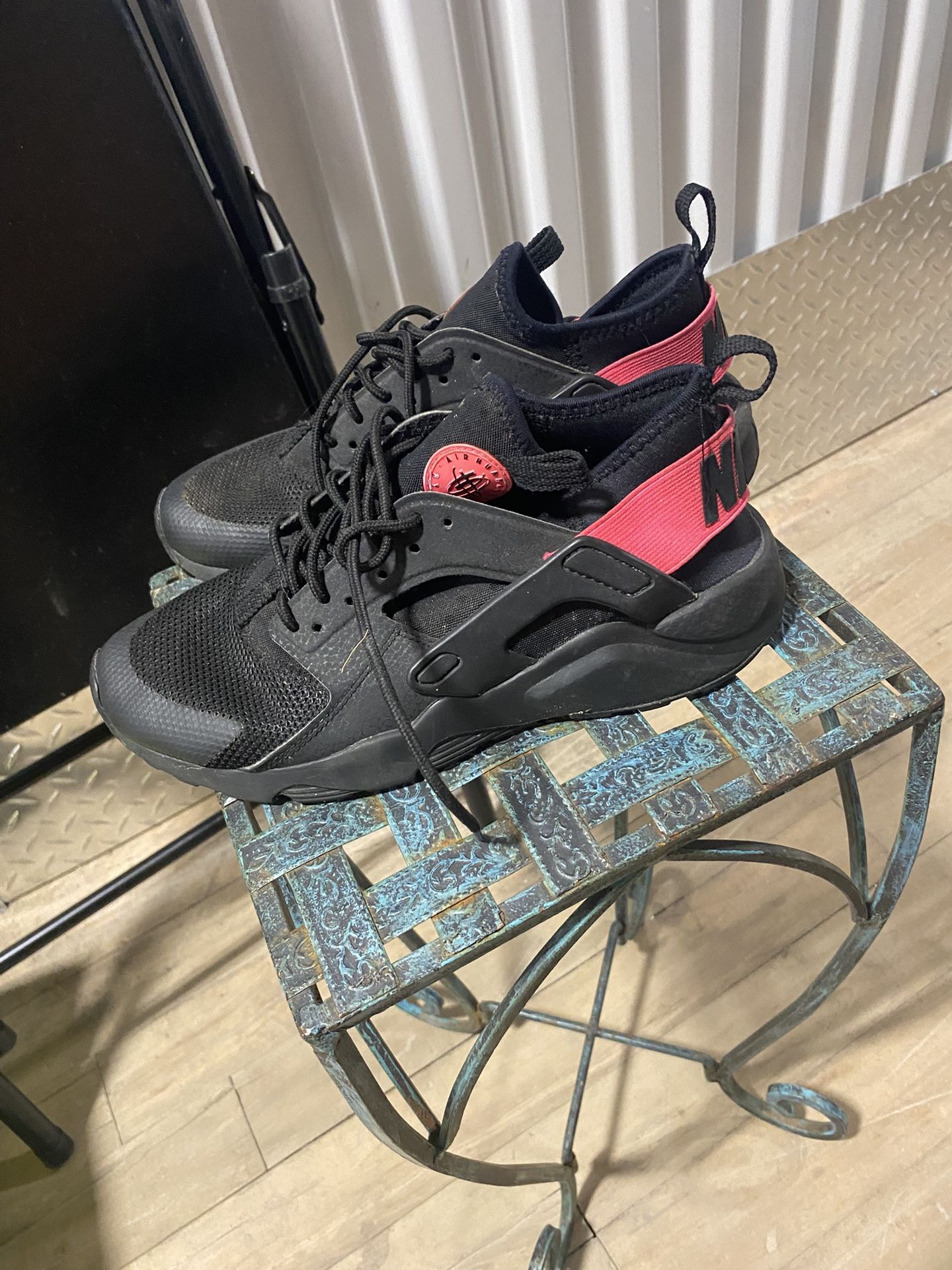 Pink And Black Huaraches Sz 5.5