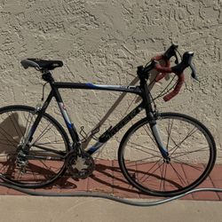 Trek madone 5 road bike 58cm