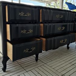 Gorgeous Oak Wood Vintage Dresser