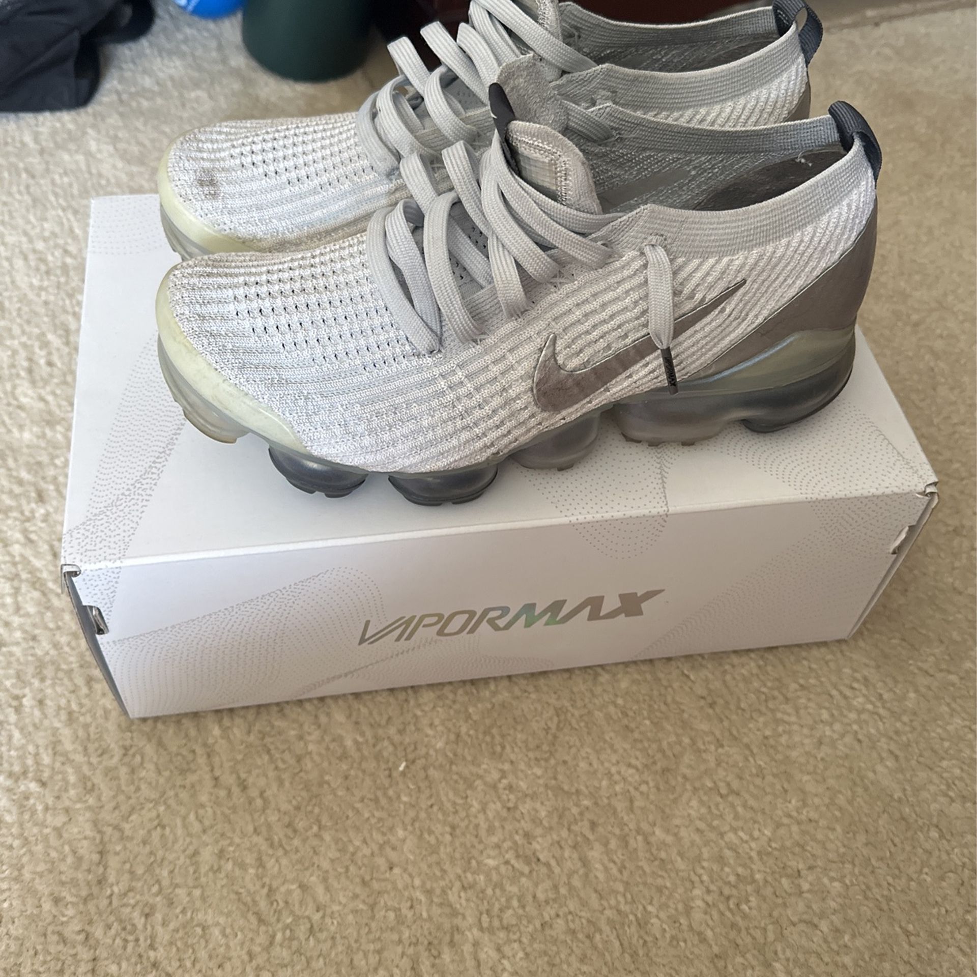 Vapor max Flyknit 3 Size 8.5