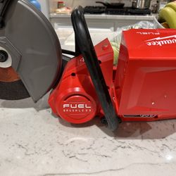 MILWAUKEE CUTOFF SAW