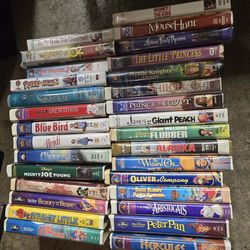 30 Disney/Kids VHS movies