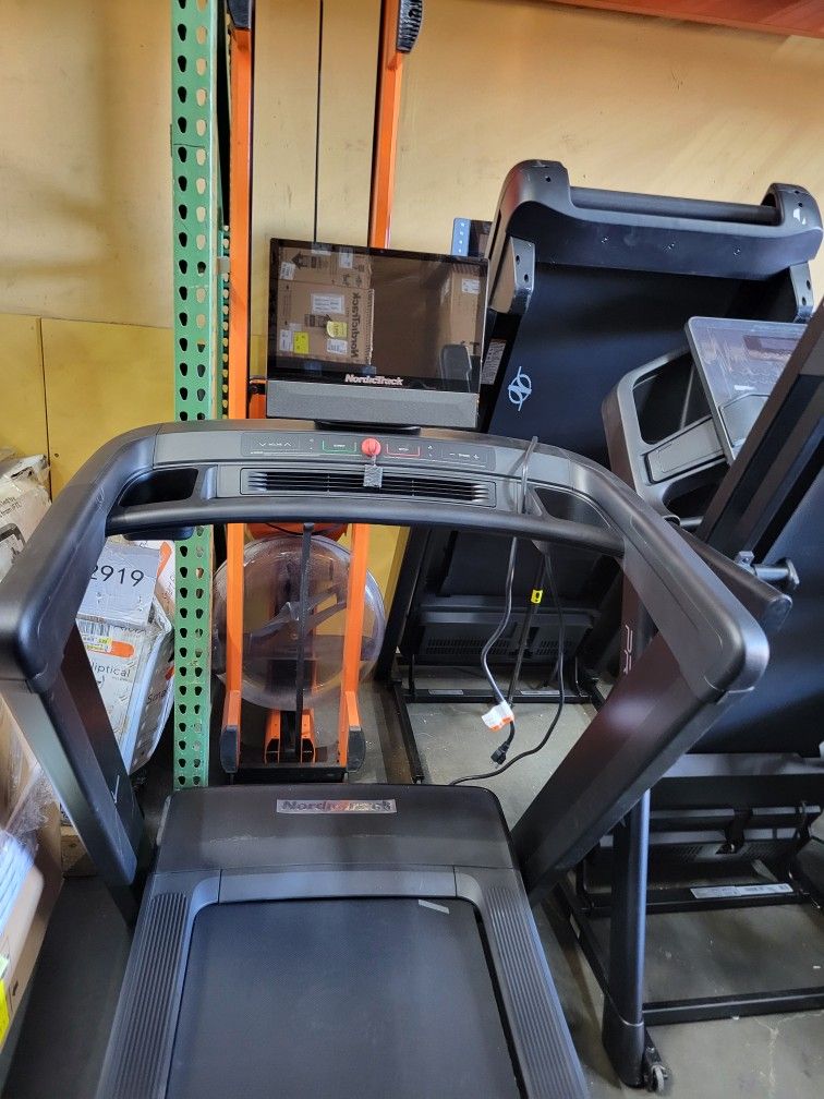 FULLERTON - 2025 Model Nordictrack Commercial 1750  Treadmill - 1300$ 