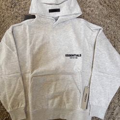ESSENTIAL HOODIE 