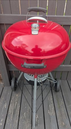 Weber Kettle Charcoal Grill 22in Red Limited Edition