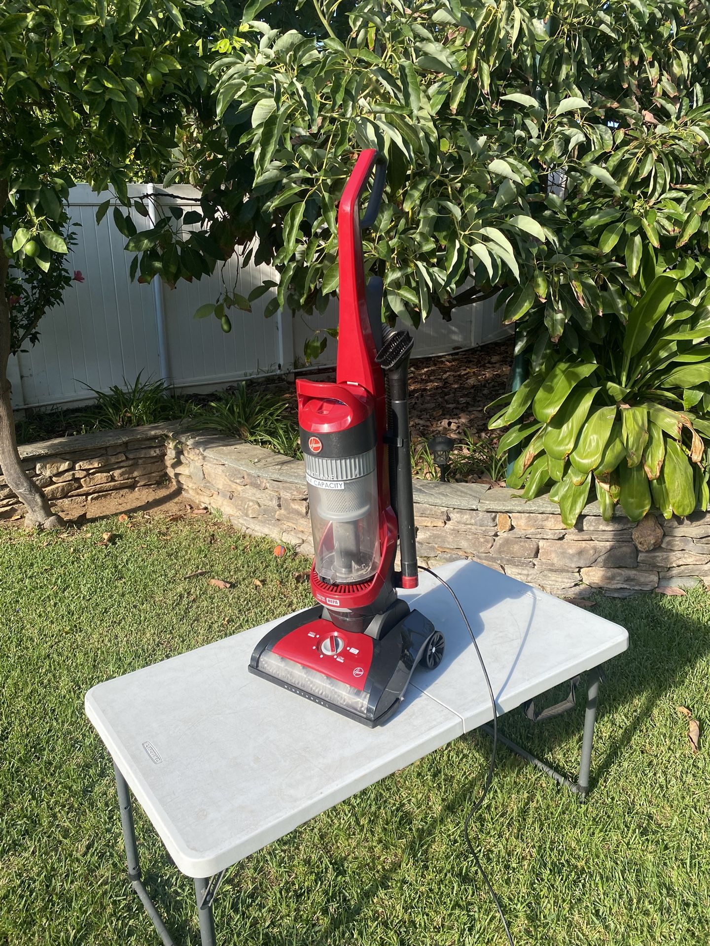 Hoover Wind Tunnel Max Capacity Vacuum