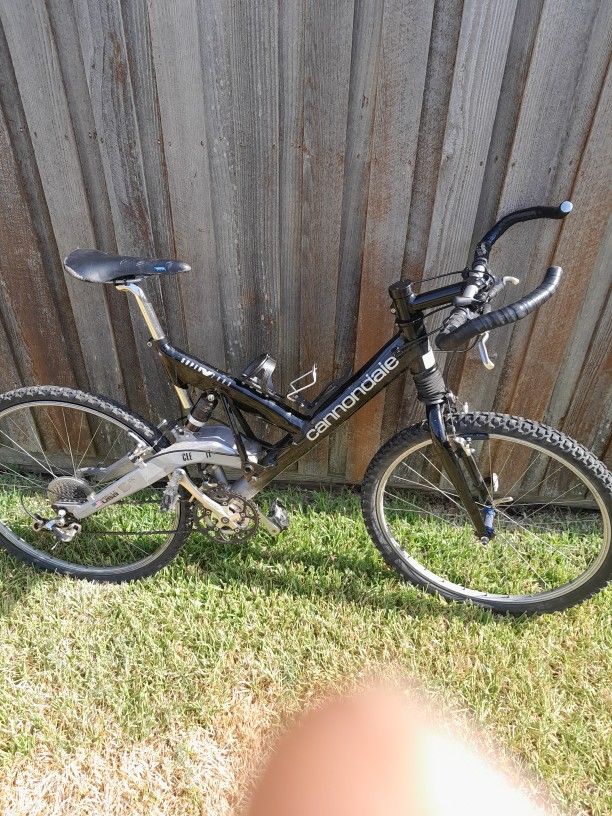 Cannondale Dual Suspension Mountain Bike Super V 2000