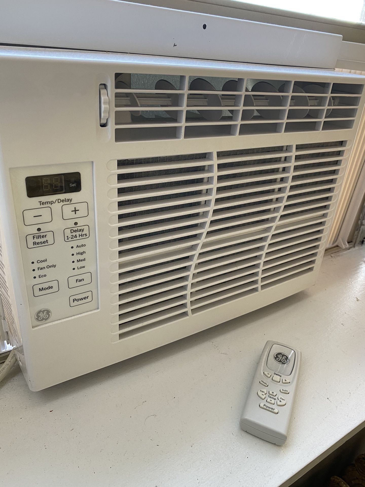 GE AC Window Unit 6,000 BTU w/remote