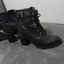 Boots 7.5 