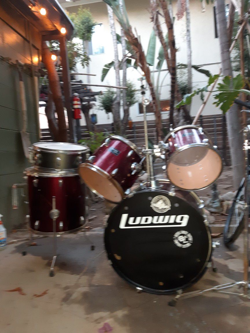 Ludwig accent drumset