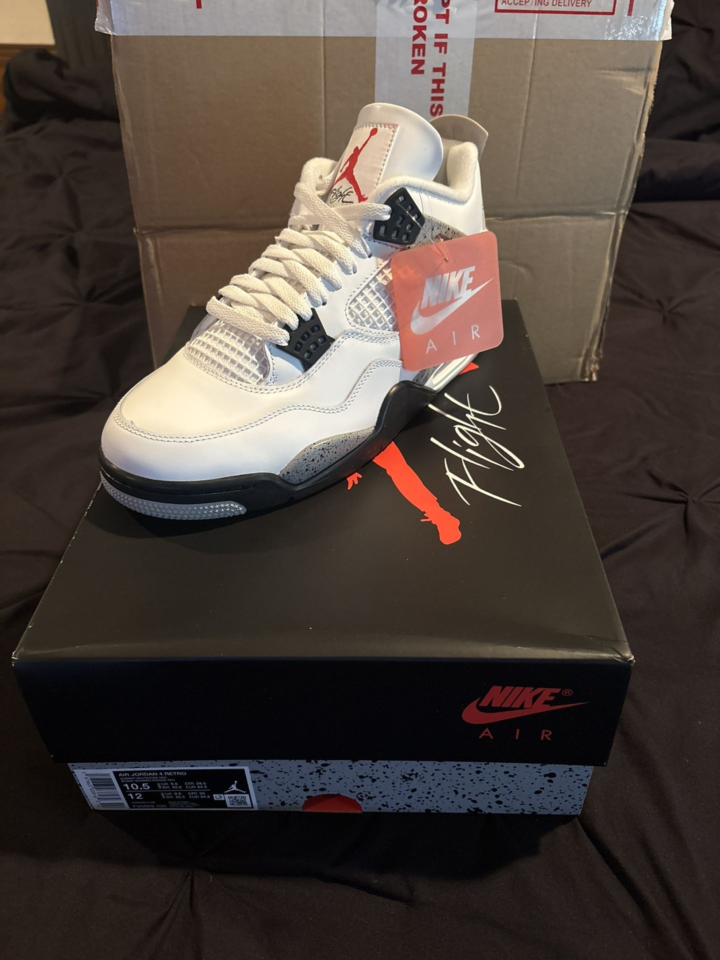 Air Jordan 4 “White cement” 2025