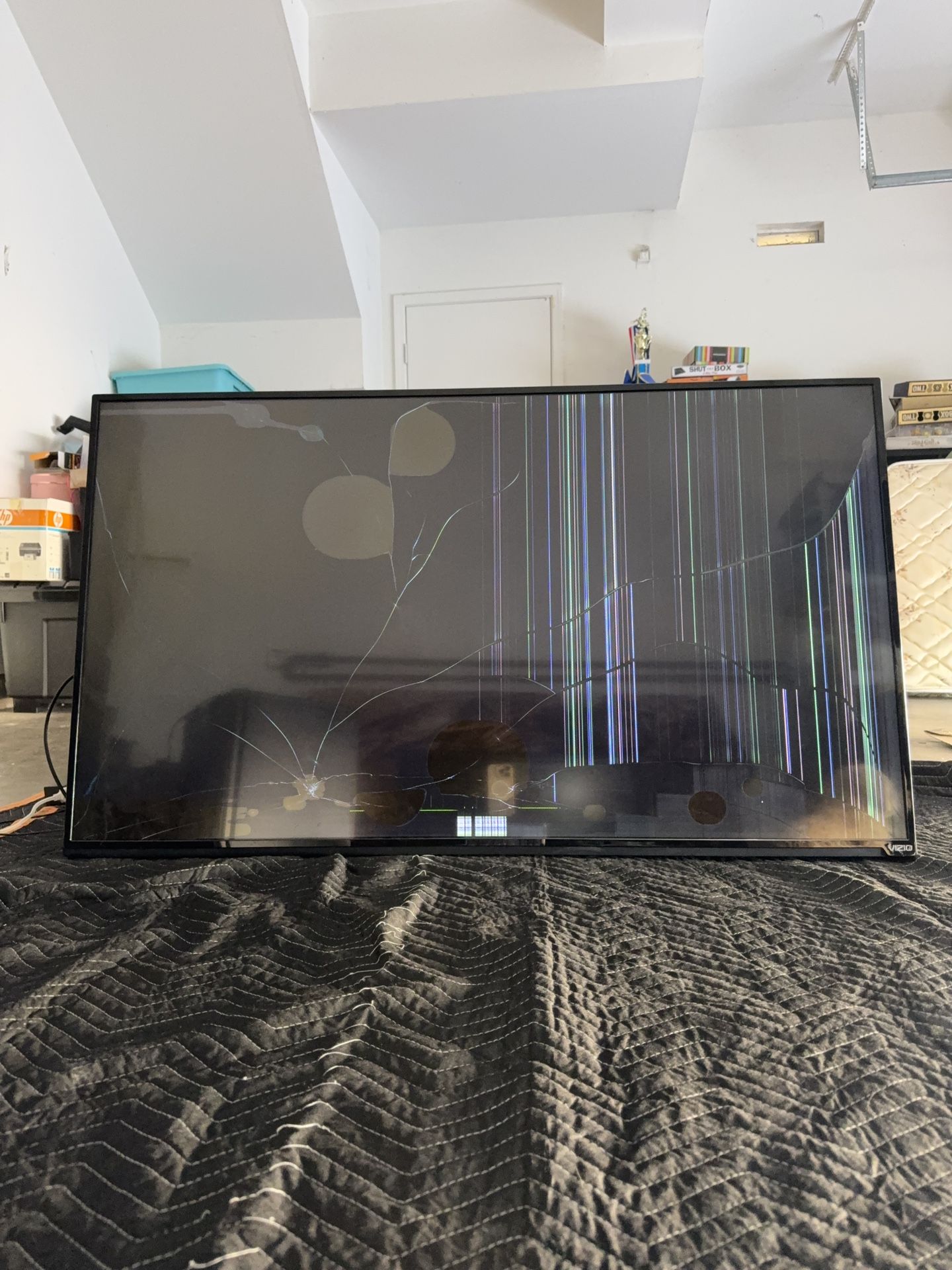 Vizio LED TV (screen Broken)