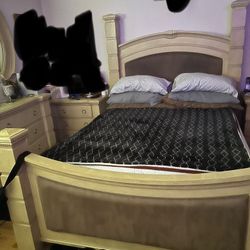 7 Piece Queen Bedroom Set