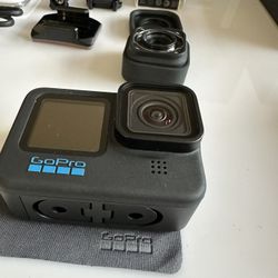 GoPro 11 Black New With Many Acsesories !