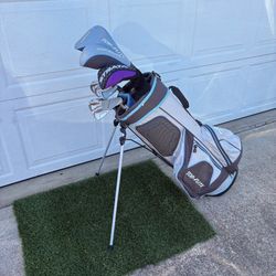 Women’s top flight golf clubs. Full set and bag.