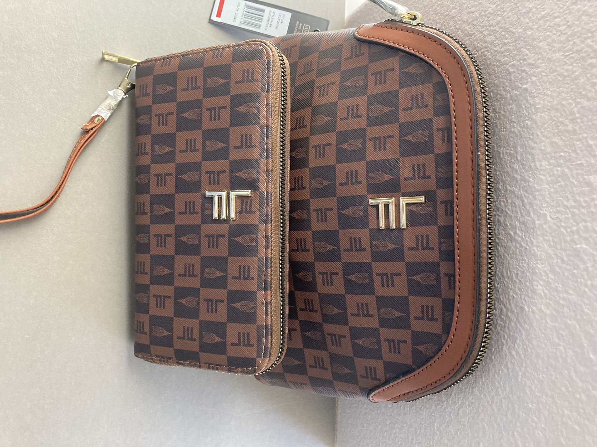 LONDON Fog Ellie Style Zipper Makeup Bag, & Amelia Wristlet Zip Around Wallet. Brand New