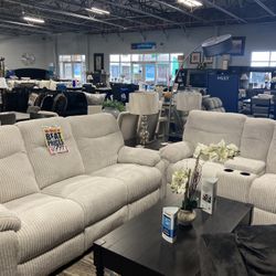 white sofa loveseat ☁️⭐️ $1,699