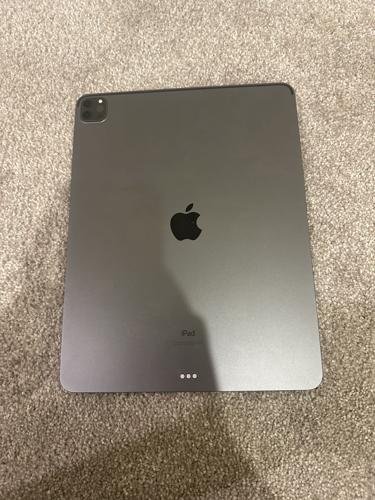 Like New iPad Pro 2022 12.9 4th Gen