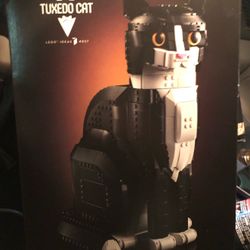 LEGOS Ideas Tuxedo Cat 21349