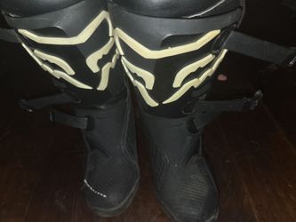 fox facing boots