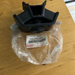 Parts Transmission Toyota 4 Runner Engine Mount New 12(contact info removed)0 Oem