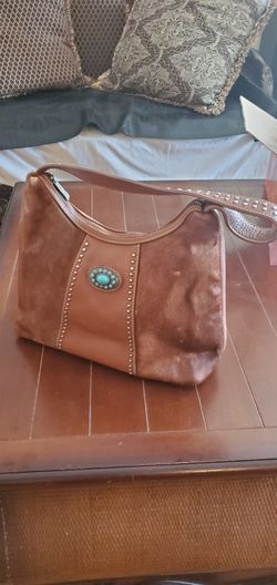 Shoulder leather Bag.