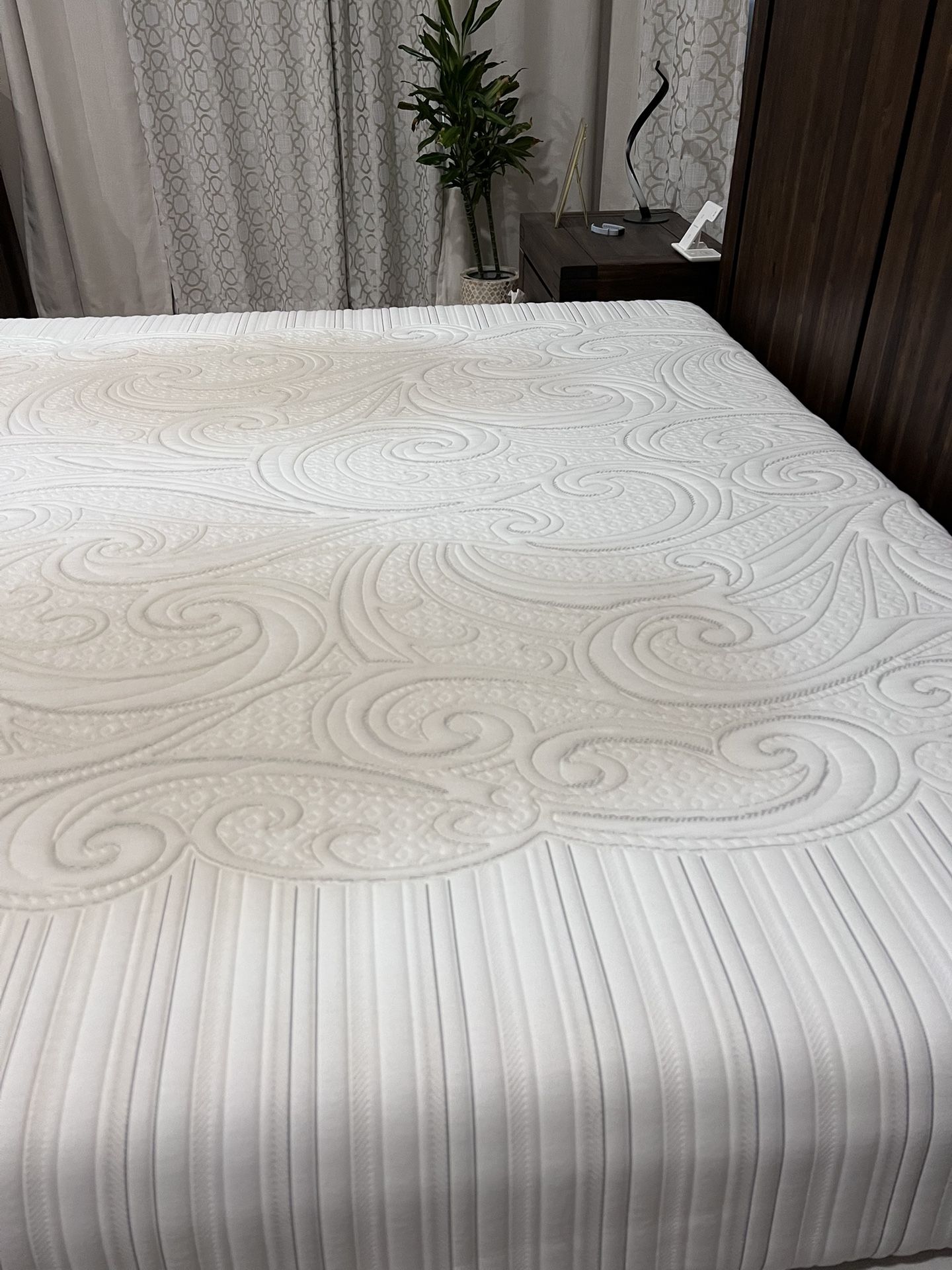 King Mattress Serta - GEL FOAM 8 Inch - Icomfort. - King Bed Mattress