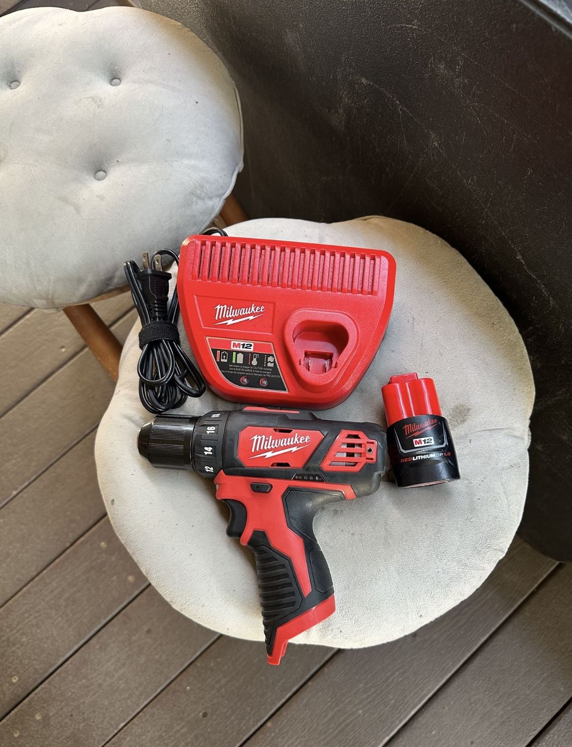 Milwaukee M12 Drill 3/8" Drill Driver Bare Tool Slightly Used