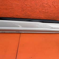 2020 2021 2022 2023 AUDI Q7 RIGHT FRONT DOOR MOLDING TRIM MOLDING OEM 4M0853960