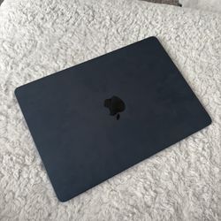 MacBook Air M3 2024 13” 