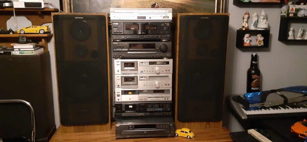 PIONEER TOWER SPEAKERS WITH 12" WOOFERS $50 PILOT TOWER SPEAKERS $35 CLICK ON PICTURE YOU WILL GET FULL PICTURE SIZE READ BELOW