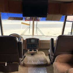 2009 Winnebago Class A