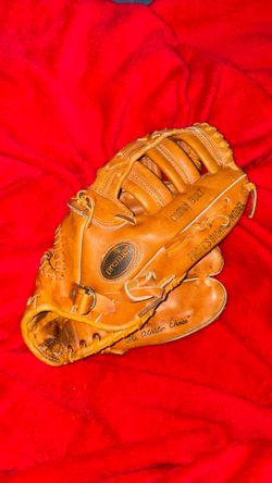 Premier baseball glove