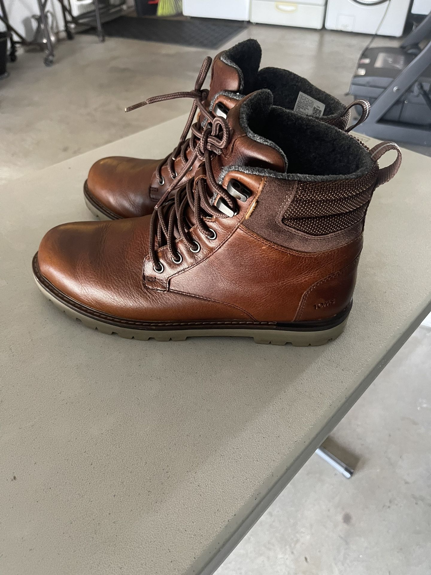 TOMS ASHLAND BOOT SIZE 9.5