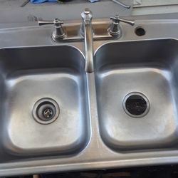 Stainless Steel Double Sink With Faucets