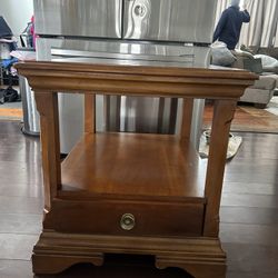 Broyhill Beautiful End Table  