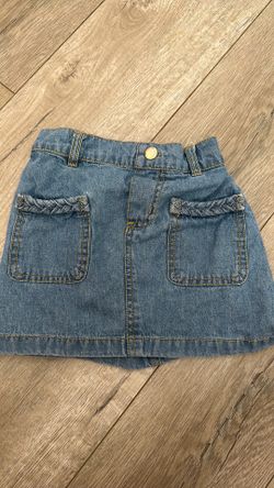 Girls clothing pieces