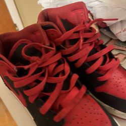red jordan 1’s