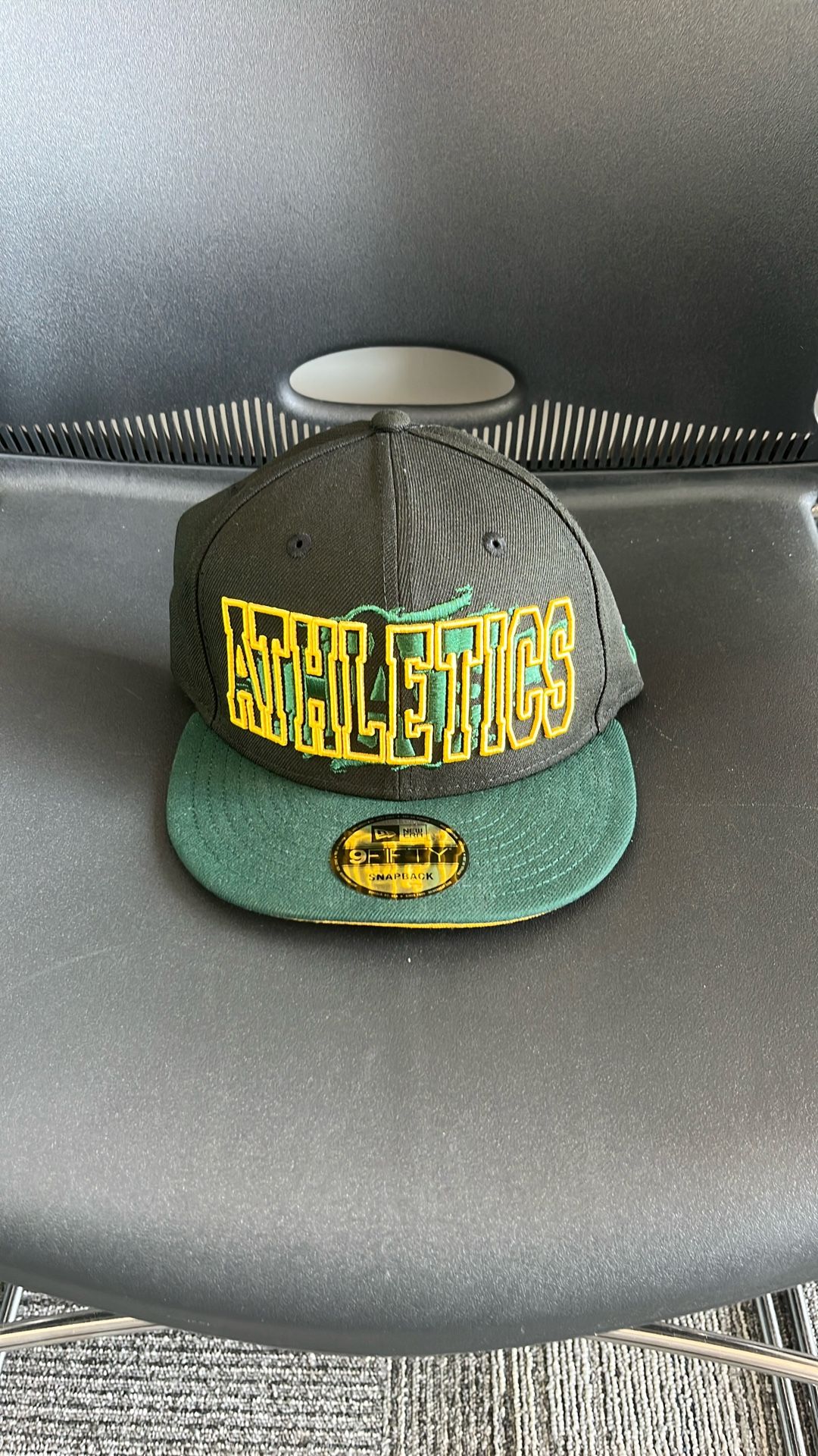 $20 BRAND NEW NEW ERA SNAPBACK BLACK & GREEN