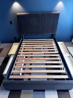 QUEEN BEDFRAME  WITH 4DRAWERS