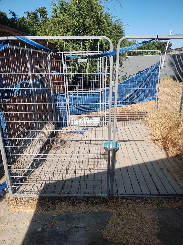 Dual Dog Kennel