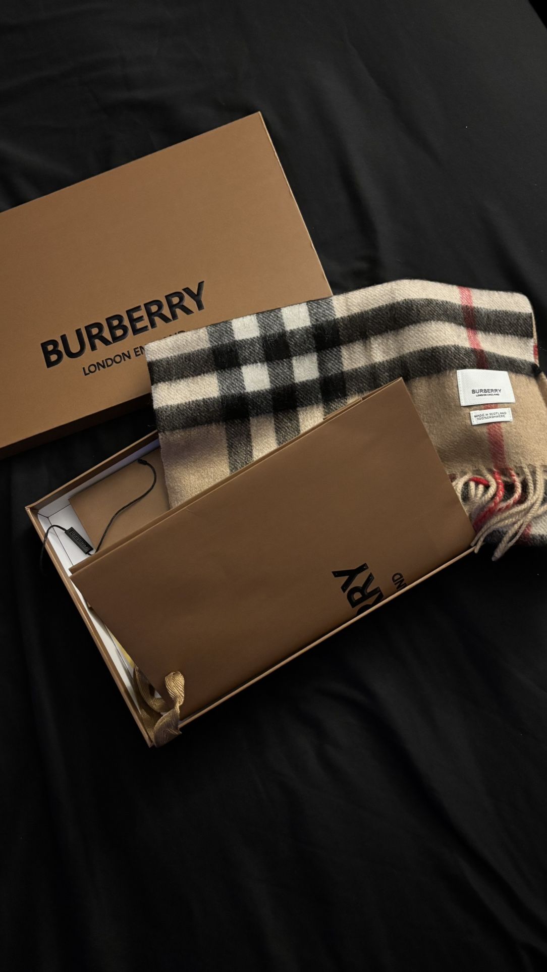 BURBERRY SCARF 