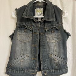 Billabong Denim Vest. Medium. Dark vintage wash. Brass hardware. 