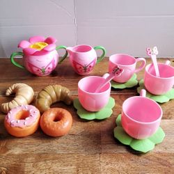 Melissa & Doug Butterfly Tea Set