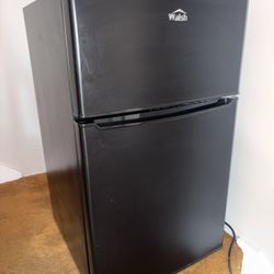 Walsh Compact Refrigerator, Dual Door Fridge, Adjustable Mechanical Thermostat with Freezer, Reversible Doors, 3.1 Cu.Ft, Black