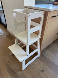 Kids Kitchen Step Stool/Kitchen Tower