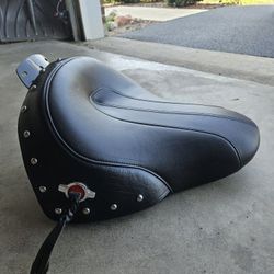 Harley-Davidson Softail Solo Seat