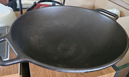 Lodge Cast Iron Wok