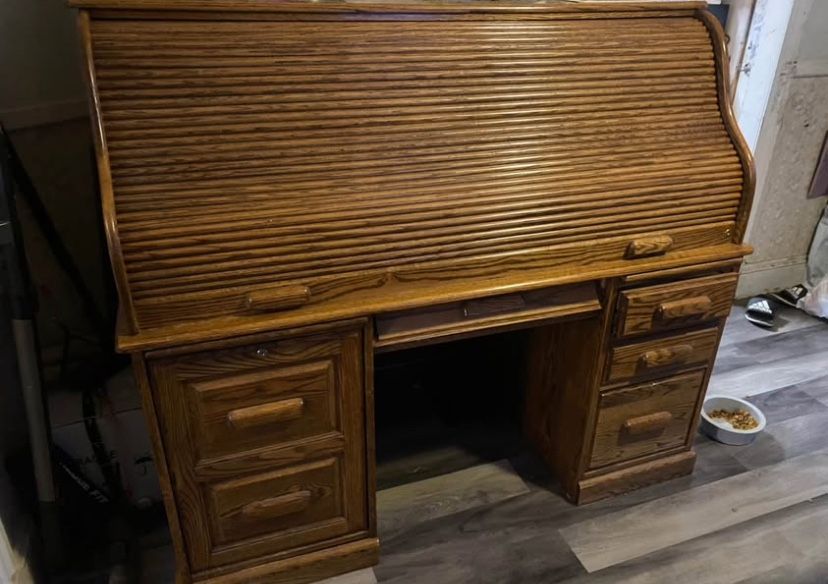 Antique Oak Roll Top Desk With Storage